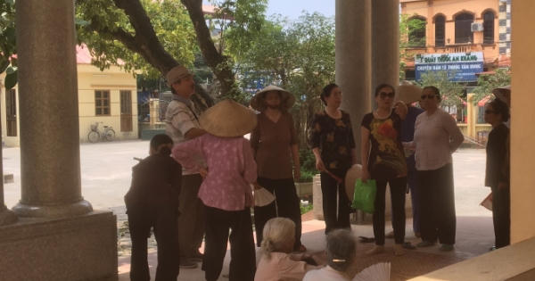 Hưng Yên: Hàng trăm người dân yêu cầu lãnh đạo xã nhận lỗi