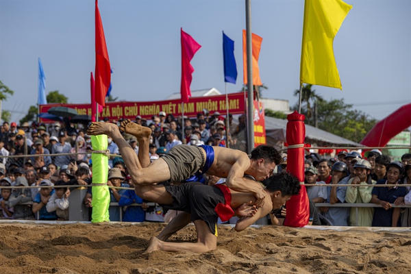 400 năm Hội vật làng Sình xứ Huế 400 năm Hội vật làng Sình xứ Huế