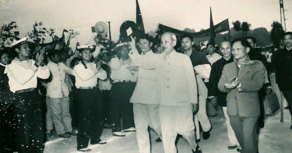 Thời cuộc và lòng yêu nước: Bài 5 - Thể hiện lòng yêu nước như thế nào Thời cuộc và lòng yêu nước: Bài 5 - Thể hiện lòng yêu nước như thế nào