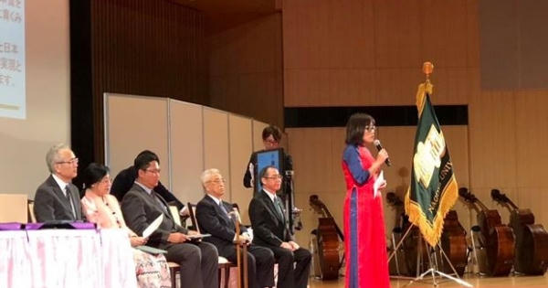 Thứ trưởng Bộ Tư pháp Đặng Hoàng Oanh được trao Giải Cống hiến xây dựng và phát triển quan hệ hợp tác quốc tế