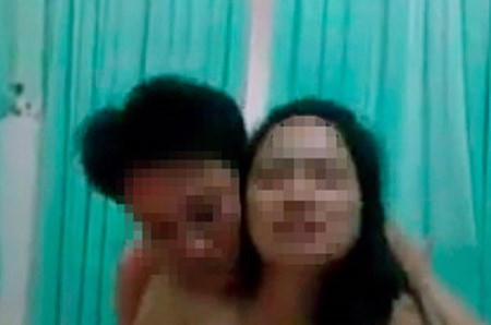 Cán bộ bị lộ clip sex tự nhận kỷ luật 'cảnh cáo'