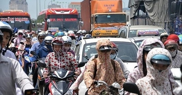Xe khách vẫn chạy xuyên tâm, “cơn điên loạn” của giao thông Thủ đô