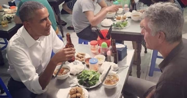 Ông Obama thưởng thức bia Hà Nội trong bữa tối? Ông Obama thưởng thức bia Hà Nội trong bữa tối?