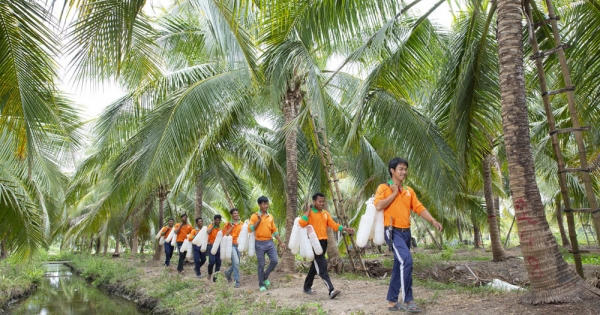 Cô gái Khmer làm thuê kiếm tiền học giờ thành bà chủ công ty