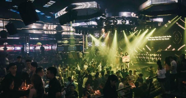 Công an Hà Nội đột kích Star 3 Club, gần 200 dân chơi bị đưa về trụ sở