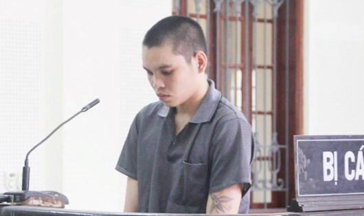 16 năm tù cho con nghiện đột nhập chém bị thương 3 người