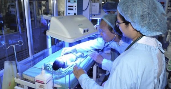 2 trẻ sinh non, nhẹ cân với nhiều bệnh lý nguy kịch được cứu sống