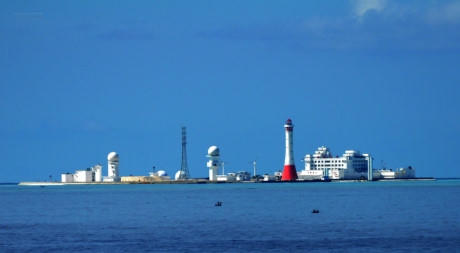 Áp sát Gạc Ma, 'mục sở thị' công trình Trung Quốc xây trái phép