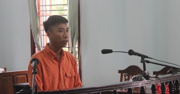 Đến rước con, tiện tay chôm đồ của vợ cũ