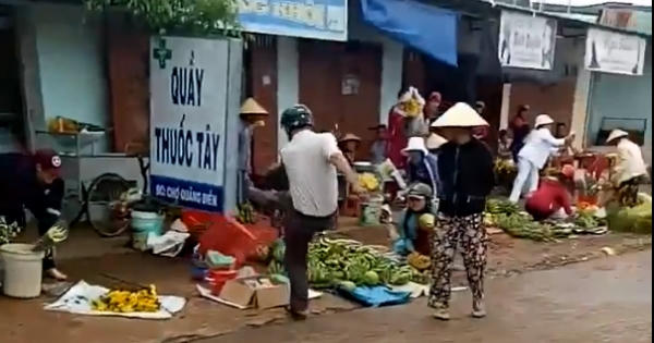 Bản tin Pháp luật Plus: Thấy gì từ việc công an xã đá văng thúng rau?