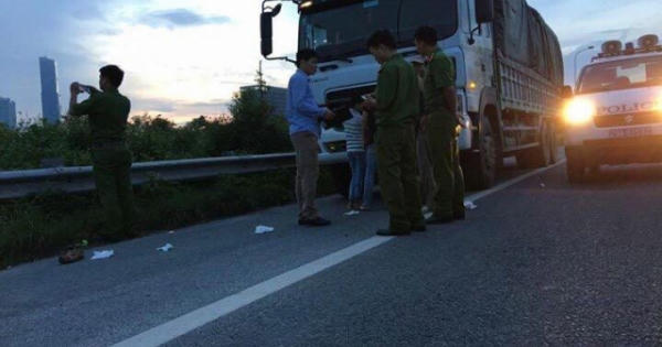 Hà Nội: Tài xế xe tải giúp cặp vợ chồng giật lại túi xách