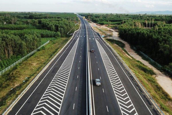 Thủ tướng yêu cầu đưa 214 km cao tốc Bắc – Nam vào khai thác trước 10/3