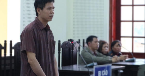 Đến nhà đòi nợ, bị con nợ vác dao lao ra chém chết