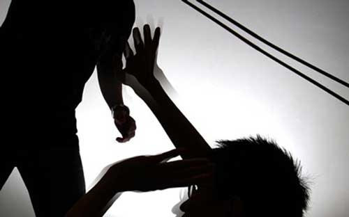 Nhiều dấu hiệu bỏ lọt tội phạm trong vụ đánh người gây thương tích 36% vẫn được án treo