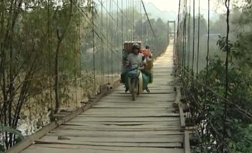 Hà Giang: Tìm kiếm một nữ sinh mất tích do nhảy cầu tự tử