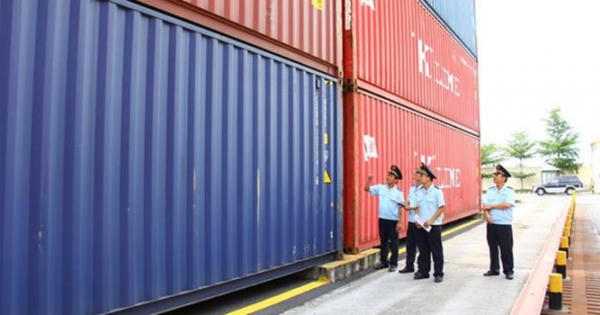 Slide - Điểm tin thị trường: Đề nghị tái xuất 256 xe BMW vô chủ ở cảng Cái Mép