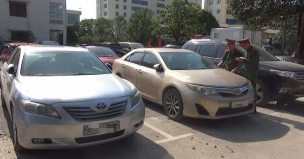 Phát hiện, thu giữ 10 xe ô tô "hạng sang" nhập lậu từ Lào về Việt Nam