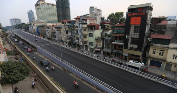 Cận cảnh cầu vượt dầm thép  An Dương - Nghi Tàm trước ngày thông xe