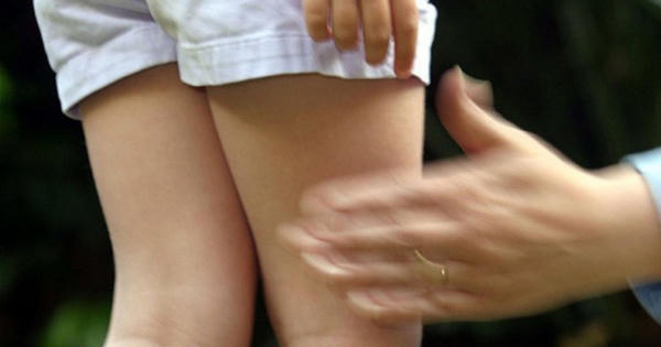 Bắt tạm gia gã đàn ông "biến thái" dâm ô nữ học sinh cấp hai