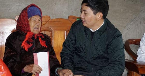 Báo Pháp luật Việt Nam mang hơi ấm đến người dân vùng biên Quảng Ninh