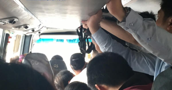 Tận dụng nghỉ lễ, nhà xe Thái Đăng Long nhồi nhét “thượng đế” qua mặt CSGT Hưng Yên