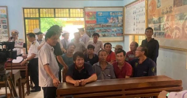 Vụ 26 ngư dân mất tích: Đón những người được cứu sống về quê Vụ 26 ngư dân mất tích: Đón những người được cứu sống về quê