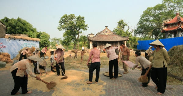 “Con gái ông trùm Phan Quân” dạy bạn diễn đóng cảnh "nóng" trong phim mới “Con gái ông trùm Phan Quân” dạy bạn diễn đóng cảnh "nóng" trong phim mới