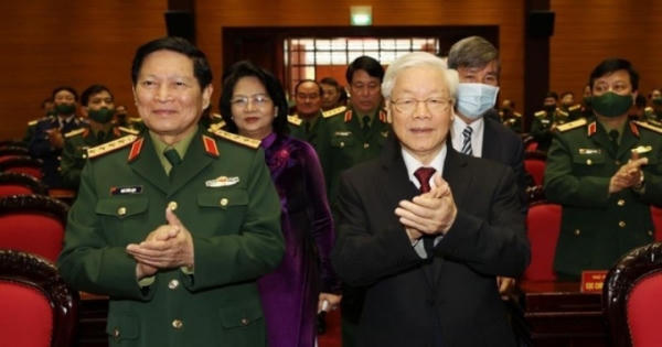 Tổng Bí thư, Chủ tịch nước: Lực lượng quân đội và công an kiên quyết không để cho suy thoái hư hỏng