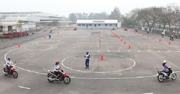 Bị câm, điếc có được thi bằng lái xe không?