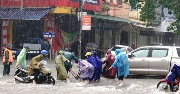 Huy động 80 cán bộ chiến sĩ công an giúp dân "vượt lũ"