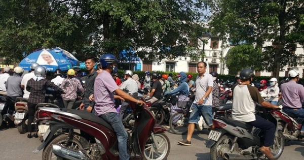 Bệnh viện lớn nhất miền Bắc ngừng trông giữ xe máy cho bệnh nhân Bệnh viện lớn nhất miền Bắc ngừng trông giữ xe máy cho bệnh nhân