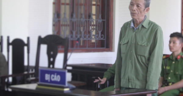 Cụ ông 80 tuổi dùng dao đoạt mạng con trai ruột vì bị mắng chửi