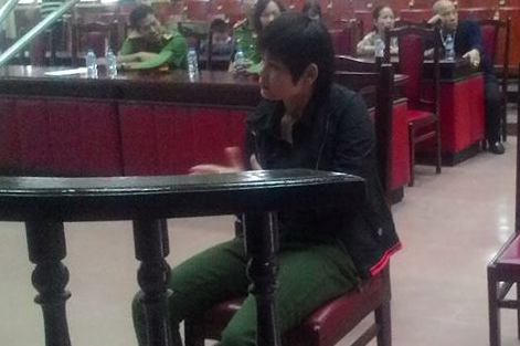 "Nữ quái" đi mua đồ lễ tranh thủ xách thuê ma túy kiếm lời