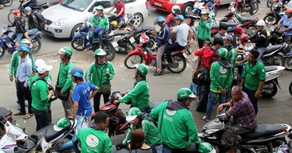 Mạo danh xe ôm công nghệ lừa đảo khách tại sân bay