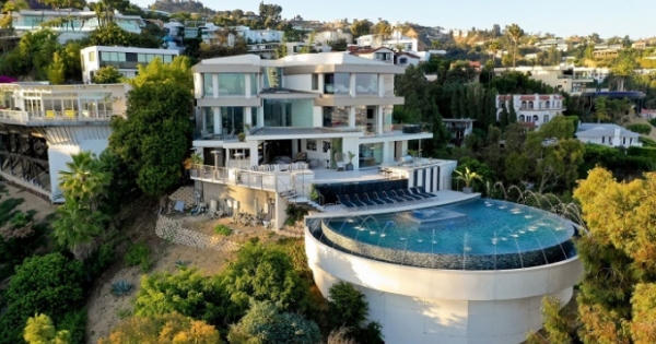 Ca sĩ 'đại gia bất động sản Việt' tậu biệt thự 380 tỷ đồng ở Mỹ