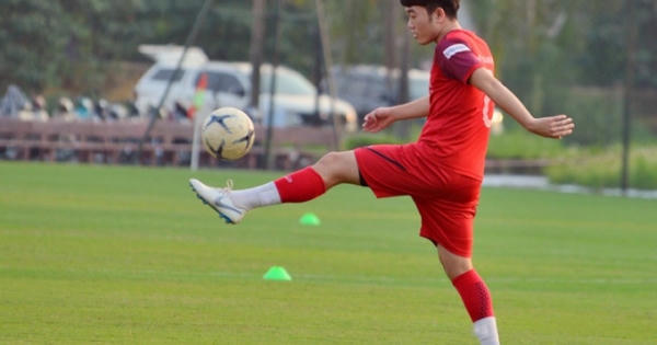 Xuân Trường âm thầm sang Hàn Quốc phẫu thuật