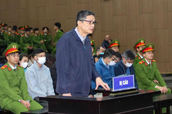 Cựu Cục trưởng An toàn thực phẩm Nguyễn Thanh Phong khai nhận hơn 43 tỷ đồng