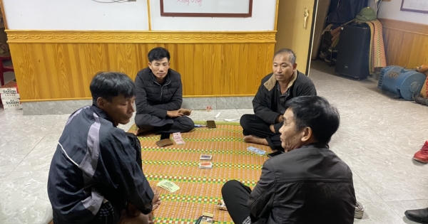 Quảng Bình: Liên tiếp bắt quả tang các đối tượng đánh bạc dưới hình thức đánh bài ăn tiền