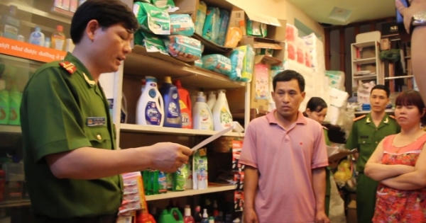 Hà Nội: Bắt giữ hơn 1.000 cây thuốc lá ngoại nhập lậu