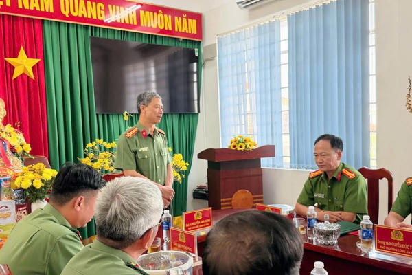 Lãnh đạo Công an tỉnh Đồng Nai thăm, chúc Tết Công an xã Đại Phước