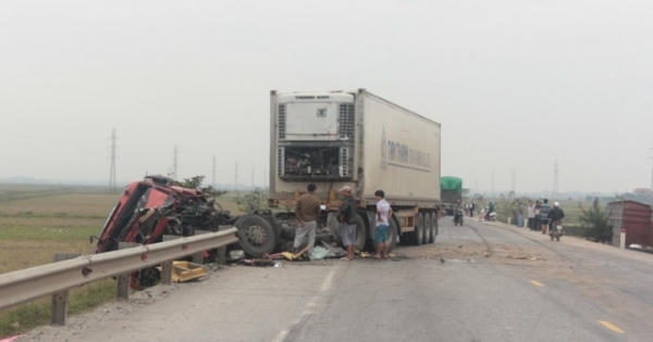 Năm xe tải tông vào nhau trên đường tránh TP Vinh, giao thông ách tắc cục bộ