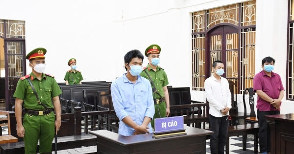 Lĩnh án tù vì khai thác cát trái phép tại Trà Vinh