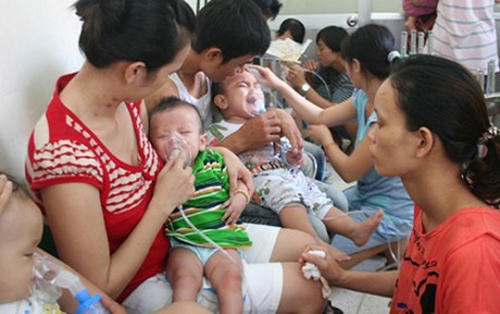 Nắng nóng đột biến: Người già, trẻ nhỏ rục rịch nhập viện