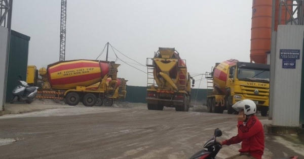 Cận cảnh trạm trộn bê tông Việt Tiệp hoạt động rầm rộ "không cần" giấy phép?