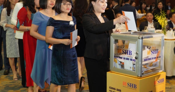 “Bầu Hiển” ủng hộ và kêu gọi quyên góp gần 30 tỷ đồng sát cánh cùng miền Trung vượt qua khó khăn