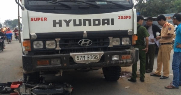 Chở thuốc lá lậu, gây tai nạn chết người rồi bỏ trốn