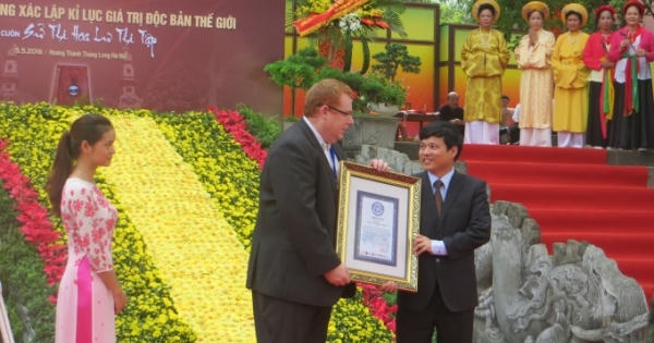 Trao kỷ lục độc bản thế giới cho cuốn Sử thi Hoa Lư Thi tập