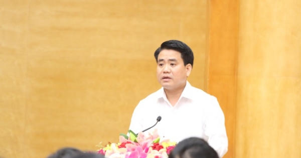 Chủ tịch Hà Nội: Dầu thải đã chảy vào nước ăn của người dân