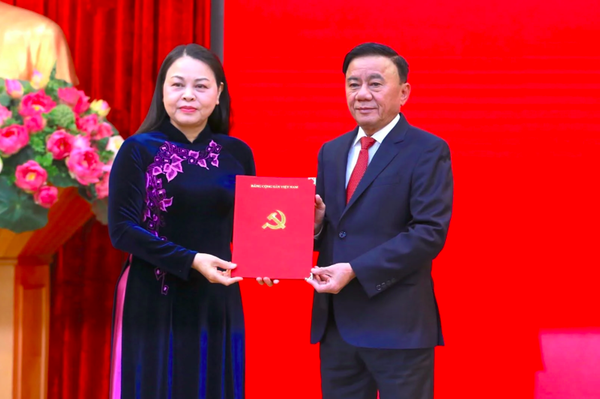 Bà Nguyễn Thị Thu Hà được bổ nhiệm giữ chức Phó Chánh Văn phòng thường trực Văn phòng Trung ương Đảng Bà Nguyễn Thị Thu Hà được bổ nhiệm giữ chức Phó Chánh Văn phòng thường trực Văn phòng Trung ương Đảng