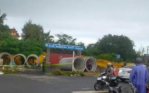 Bàng hoàng phát hiện thi thể người đàn ông chết cháy trong ống cống bên lề đường Bàng hoàng phát hiện thi thể người đàn ông chết cháy trong ống cống bên lề đường